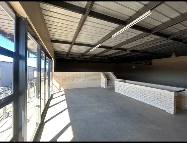 334M² WAREHOUSE TO LET IN POMONA